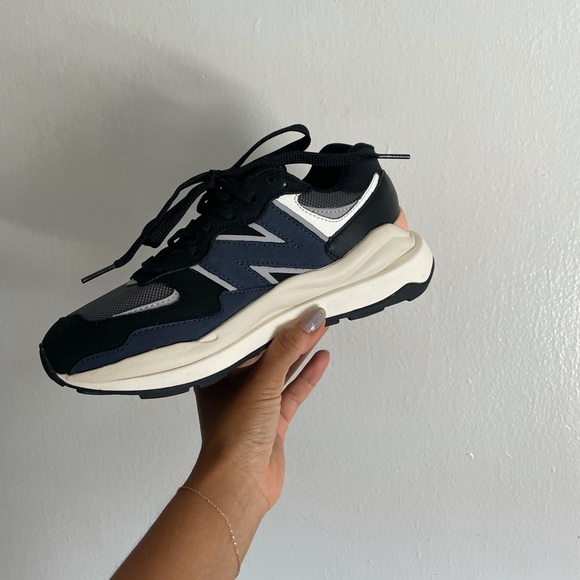 New Balance 5740lb Womens - Picture 2 of 7